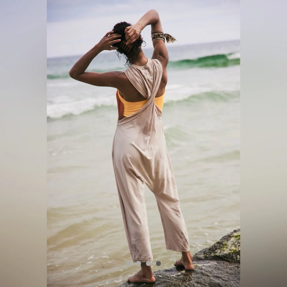 NWT FREE PEOPLE MOVEMENT Hot Shot Twisted Onesie In Tofu MSRP $80 Size XL - Picture 4 of 10